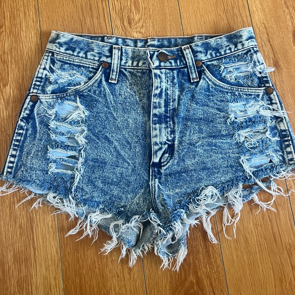 Vintage Distressed Wrangler 80s Acid Wash Denim Shorts